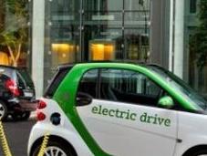 Mobilità sostenibile, l’Europa sceglie elettrico digitale