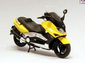 Yamaha T-Max 2001 Sennake (Tamiya)