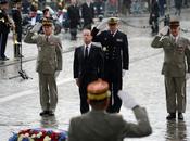 Inizia l’era Hollande all’Eliseo, insediamento pioggia fulmini…