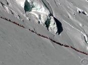 SPECIALE Incredibile “ingorgo” sull’Everest: duecento alpinisti attesa salire sulla cima. quattro sono morti sfinimento ritorno nello scorso week
