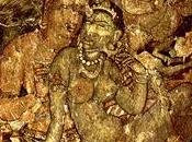 grotte Ajanta Maharashtra contengono dipinti sculture considerati pietre angolari dell'arte religiosa buddhista.