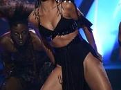 Rihanna: popstar look rasta