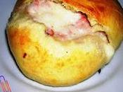 Pan-brioche mozzarella wurstel