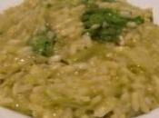 Primo piatto vegetariano Risotto economico agli asparagi