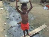 Video IT/FR Quando fondo monetario internazionale fabbrica miseria./ Quand fabrique misère.