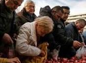 Paese ormai alla caritas