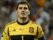Casillas vuole fine della partita, rispetto l'Italia VIDEO