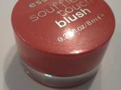 Review&Swatches; ESSENCE SOUFFLE' TOUCH BLUSH nelle colorazioni