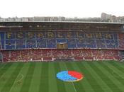 Camp veste blugranata. celebra Festa Gamper