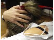 Turchia, donna decapita stupratore getta piazza testa