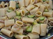 Rigatoni integrali spiedini scomposti, zucchine porri