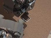 Curiosity trova oggetto brillante vicino forse componente hardware