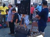 Immersa nello schifo degrado anche Fontana Fiumi Gianlorenzo Bernini, Piazza Navona. diventata espositore borse cinte contraffatte