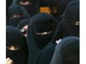Qatar: donne vogliono codice abbigliamento anche straniere