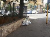 città impazzita dove raccolta rifiuti diversa ogni municipio. Ecco