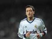 Ozil mirino Manchester United, Ferguson pronto follie