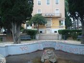 raccapricciante degrado versa villa bonelli! pensare proprio c'e' sede xviii municipio...