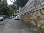 divieto sosta fermata, curva, sotto villa dell'ambasciatore indiano. roma puo'. pizzardoni?