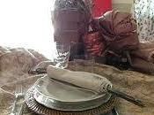 Preparare tavola rustica cena Natale Tovaglia juta giunco