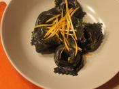 Agnolotti nero seppia salmone all'arancia