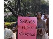Ragazza violentata uccisa India: uomini rischiano pena morte