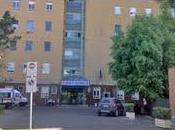 Oristano Piazza Roma Ciclista assale pugni calci pedone