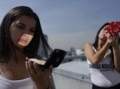 Hostess licenziate decidono posare calendario