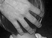 Guardian: “normalizzare pedofilia proteggere bambini”