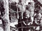 Bambini stringere cuore