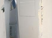 L'allegra brigata traslocatori: hanno invaso citta' loro adesivi, glieli stacchiamo volentieri