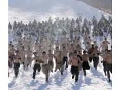 Corea Sud: militari torso nudo sulla neve
