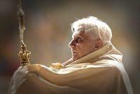 Consummatum est. Retroscena implicazioni della resa Papa Benedetto