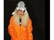 Rita Sydney cappello forma squalo