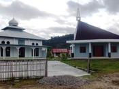 Viaggi Indonesia: Chiesa Moschea