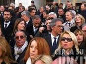 foto resterà nella Storia Berlusconi presa della pastiglia.... Liberi pensieri
