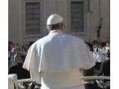 Intronizzazione, Papa Francesco saluta fedeli Pietro (Video)