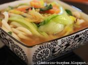 Vecchi Amori: Udon Noodles Pollo Verdure Saltati Stir-fried Chicken Veggies with