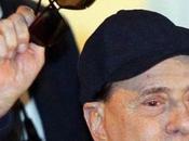 Berlusconi lascia l'ospedale: irresponsabile, chiamiamo fuori -foto