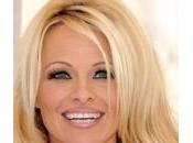 Pamela Anderson lascia Malibù vende casa dollari