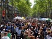 Libri rose contro crisi. festa Sant Jordi Barcellona
