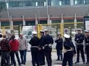 Sassaiola contro pullman giocatori della Juventus prima derby