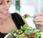 Dimagrire mangiando possibile, basta masticare lentamente