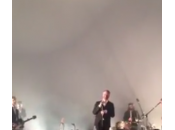 York, suonano “Sorrow” Moma fila (video)