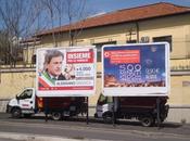 Guardate combinano camionette odiaroma: reinventano codice della strada parcheggiano direttamente marciapiede!