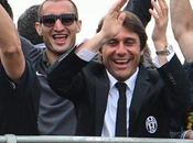 “Inter odio”, Conte casca…