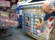 immagini decoro piazza villa carpegna, defissione manifestio abusivi, pulizia delle strade cancellazione scritte muri!