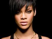 sensuale Rihanna mostra lato perizoma all'ex Chris Brown Twitter