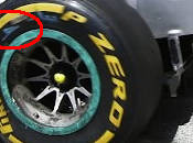 Alcuni team usano gomme pirelli senso opposto rotazione