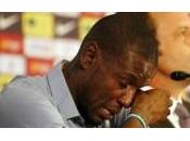 Abidal lacrime, Barça caccia: “Vorrei giocare, hanno detto