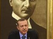 TURCHIA: Erdogan sparato piede